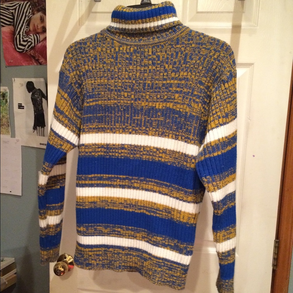 Missoni-like turtle neck